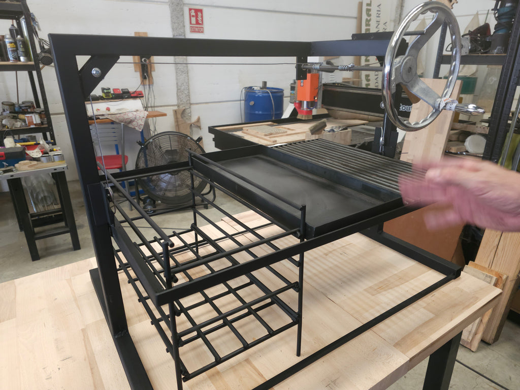 Parrilla Argentina Grill Modular Sistema Elevable Frontal |Tamaño S |70 × 50 × 60 cm #TallerDelBBQ | Estilo Santa María acero reforzado | Frontal, Más Espacio