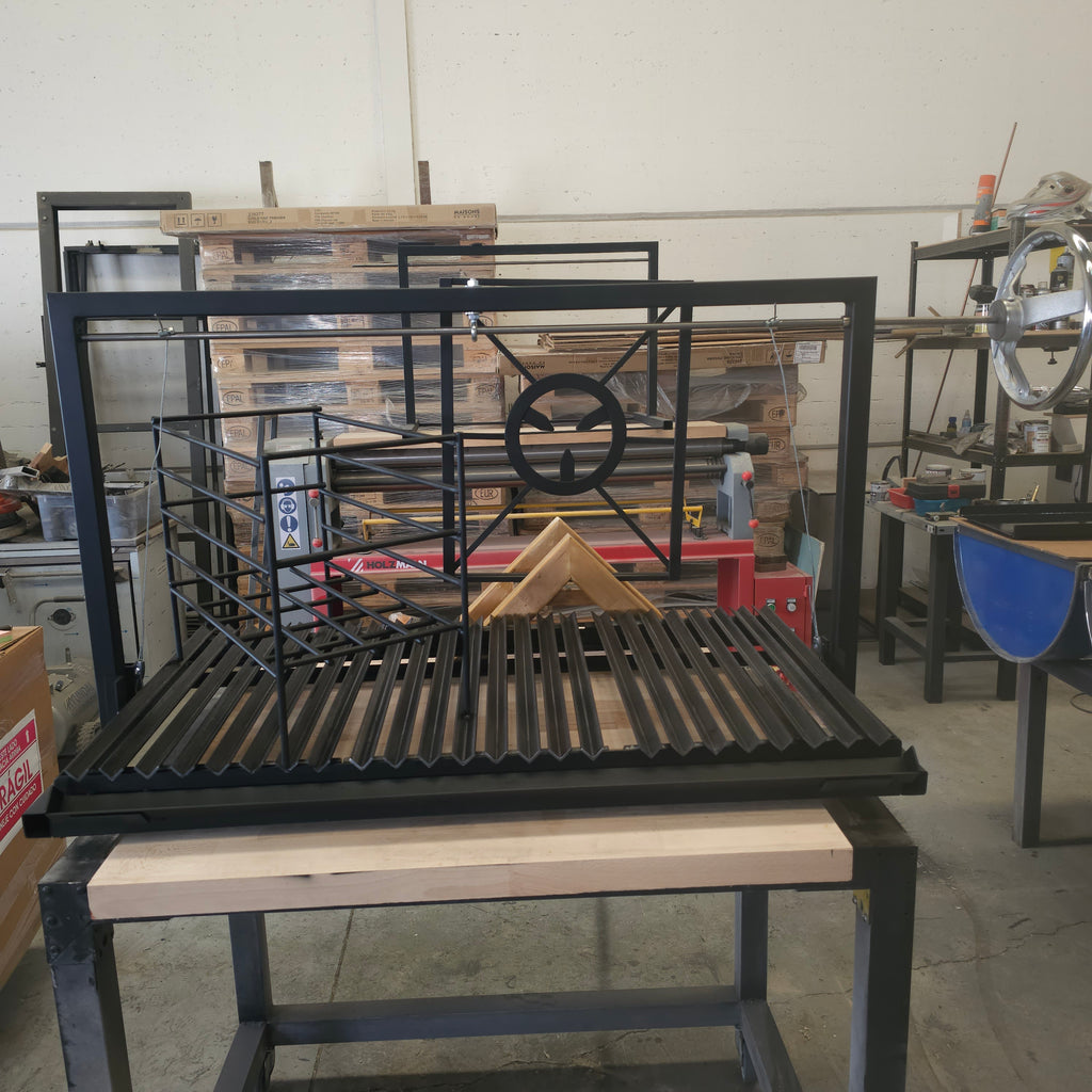 Parrilla Argentina Grill en V Modular #TallerDelBBQ | Sistema Elevable | Para Leña o Carbón | Estilo Santa María | Desmontable  | La Gaucha