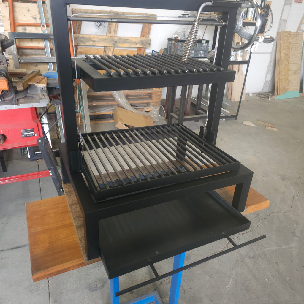 Parrilla Argentina MasterGrill 400  Pro | Bandeja Recoge-Cenizas y Zona de Atemperado #TallerDelBBQ | Sistema Elevable | Leña o Carbón