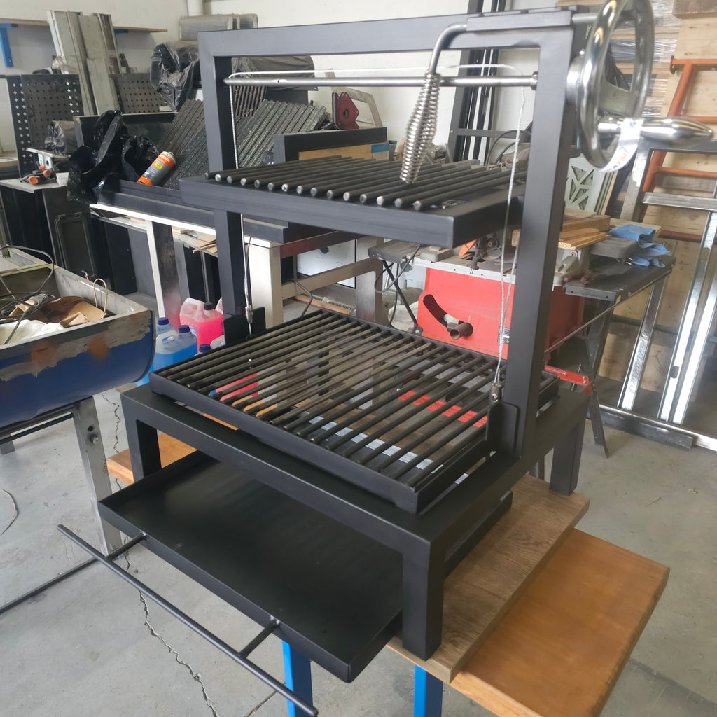 Parrilla Argentina MasterGrill 400  Pro | Bandeja Recoge-Cenizas y Zona de Atemperado #TallerDelBBQ | Sistema Elevable | Leña o Carbón