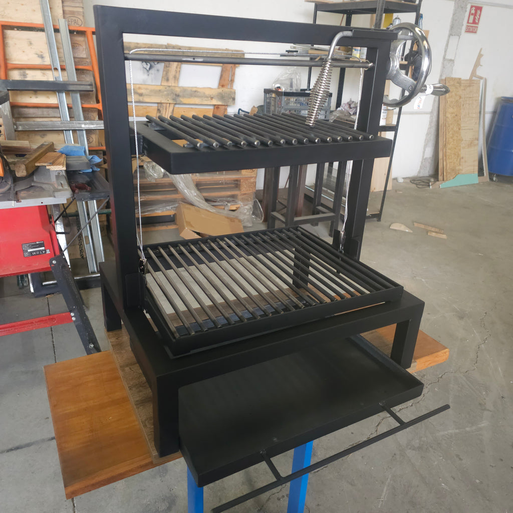 Parrilla Argentina MasterGrill 400  Pro | Bandeja Recoge-Cenizas y Zona de Atemperado #TallerDelBBQ | Sistema Elevable | Leña o Carbón