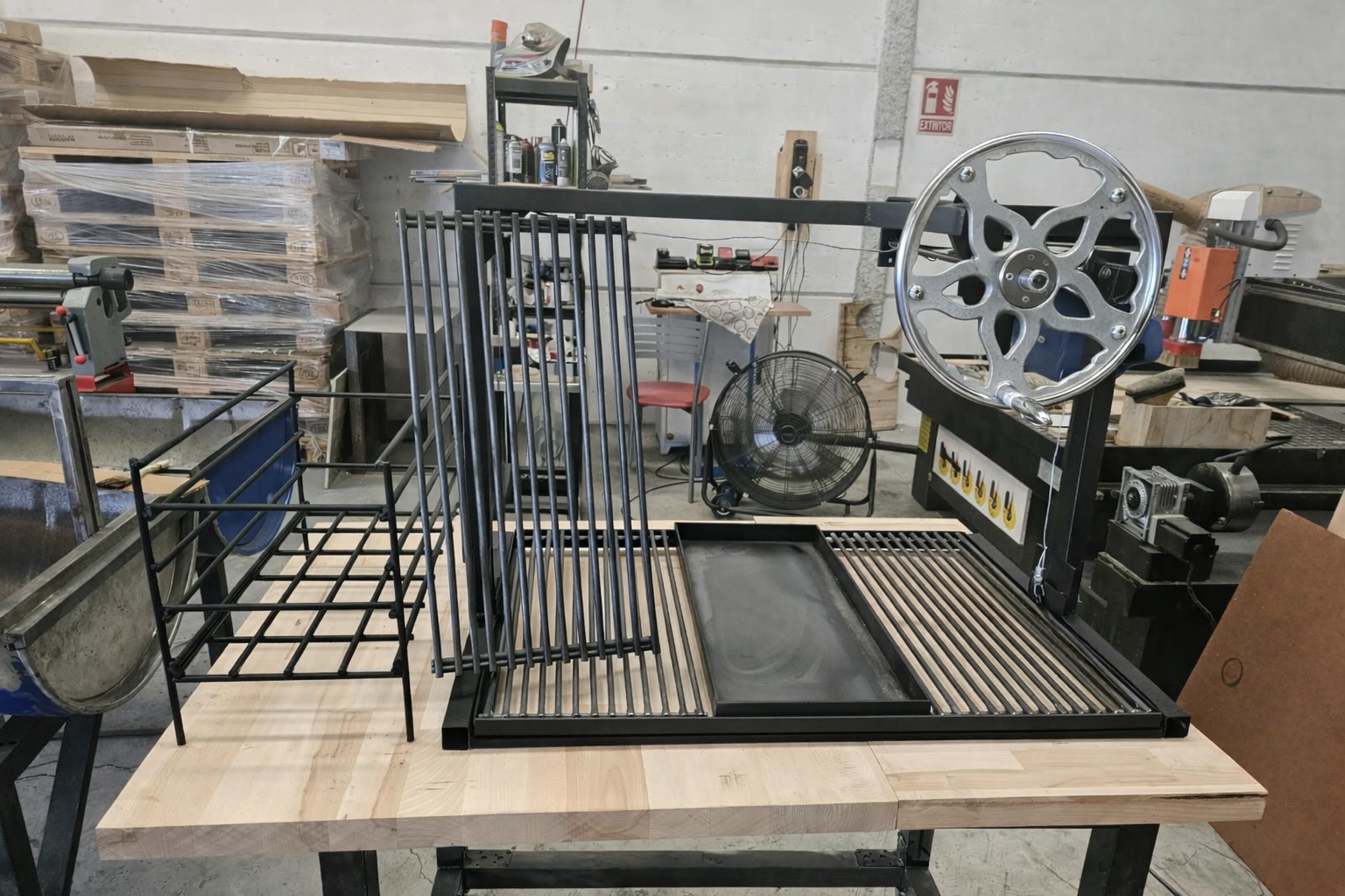 Parrilla Argentina Grill Modular Sistema Elevable Frontal |Tamaño S |70 × 50 × 60 cm #TallerDelBBQ | Estilo Santa María acero reforzado | Frontal, Más Espacio