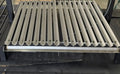 La Pampa V es una parrilla argentina modular profesional para cocinar con carbón o leña, disponible en 6 tamaños desde 50 hasta 100 cm. Está fabricada artesanalmente en España con estructura de acero reforzado, parrillas desmontables en canal V y recolector de grasas removible, ofreciendo una cocción práctica, limpia y eficiente.

Su diseño modular permite elegir el tamaño que mejor se adapte a terrazas, barbacoas de obra, cocinas exteriores, jardines, catering, restaurantes y proyectos profesionales de BBQ